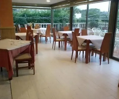 品埃洛酒店
